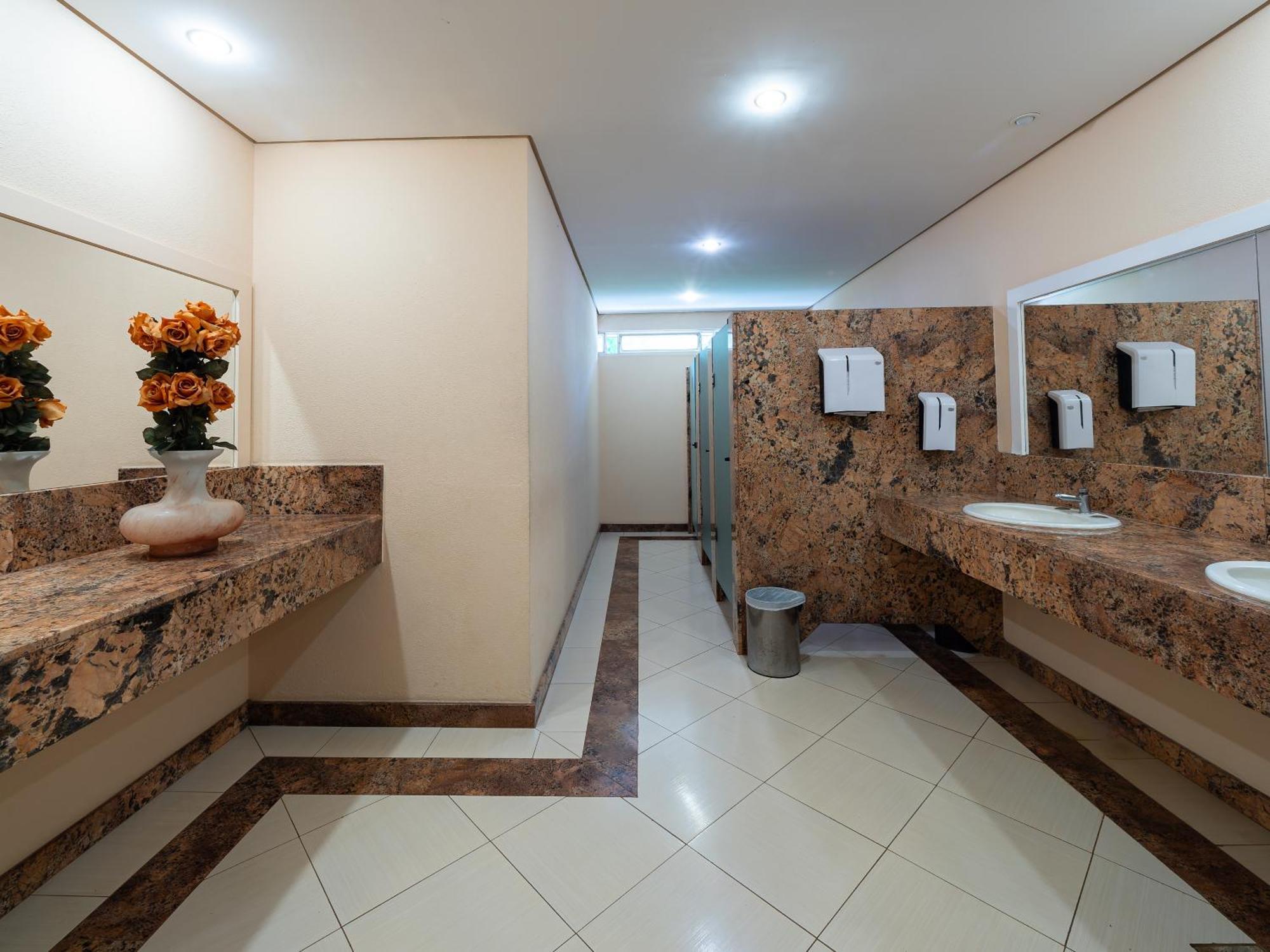 Carlton Suites ลิเมรา ภายนอก รูปภาพ